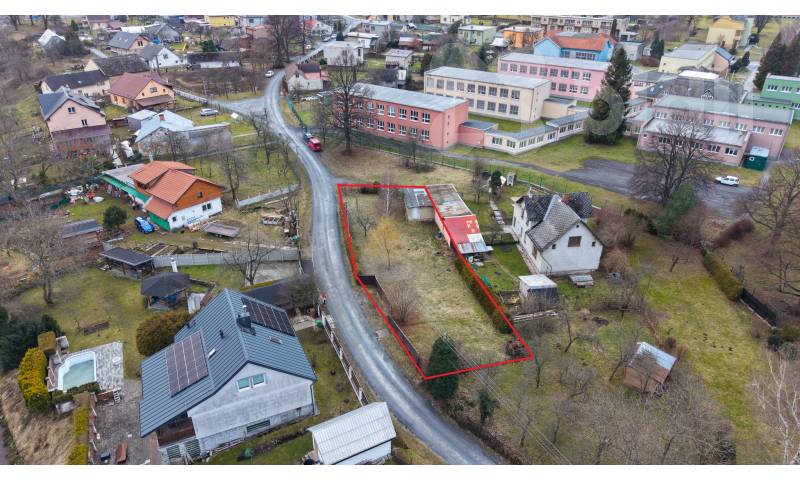 Prodej stavebního pozemku 640 m2 s garáží 41m2 Zlaté Hory