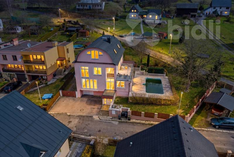 Prodej domu 368 m2, pozemek 1097 m2, Pod Vrchem - Děčín