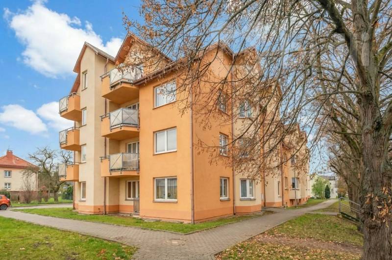 Moderní a světlý byt s balkonem může být vaším novým domovem v cihlovém domě v Dobřanech