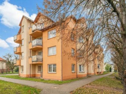 Moderní a světlý byt s balkonem může být vaším novým domovem v cihlovém domě v Dobřanech | Pronájem bytu, 2+kk, 53 m²
