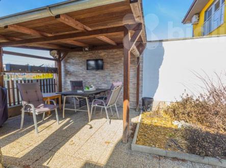 Prodej rodinný dům 3+1 (CPP 107m2), dílna 12 m2, garáž 28m2, pozemek 791m2, Holasice | Prodej - dům/vila, 107 m²