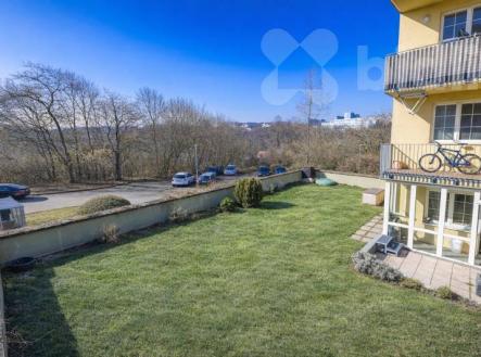 Prodej bytu 3+kk, 68,7 m2, předzahrádkou 156,2 m2, garáží a sklepem | Prodej bytu, 3+kk, 59 m²