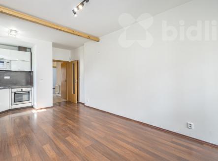 Prodej bytu 3+kk, 68,7 m2, předzahrádkou 156,2 m2, garáží a sklepem | Prodej bytu, 3+kk, 59 m²