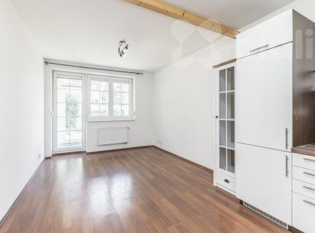 Prodej bytu 3+kk, 68,7 m2, předzahrádkou 156,2 m2, garáží a sklepem | Prodej bytu, 3+kk, 59 m²