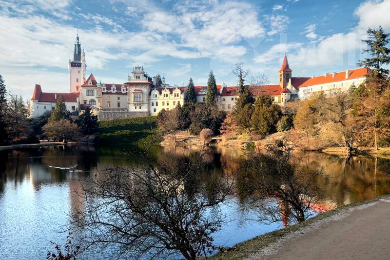 Prodej stavebního pozemku 1617 m² Jesenice-Osnice