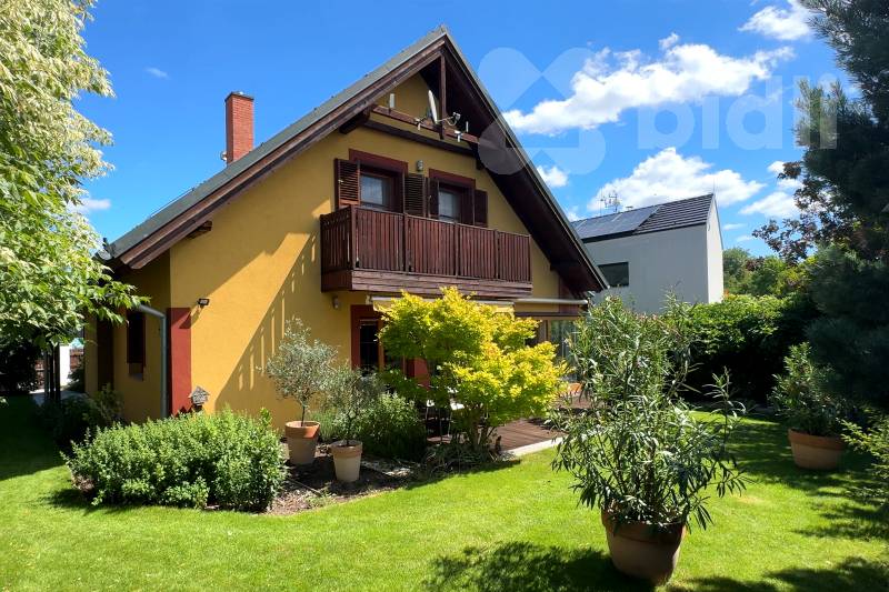 prodej domu 5+kk, 169m2, zahrada.