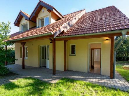 Rodinný dům 5+1 a 1+kk se zahradou, k pronájmu v Kamenici | Pronájem - dům/vila, 153 m²