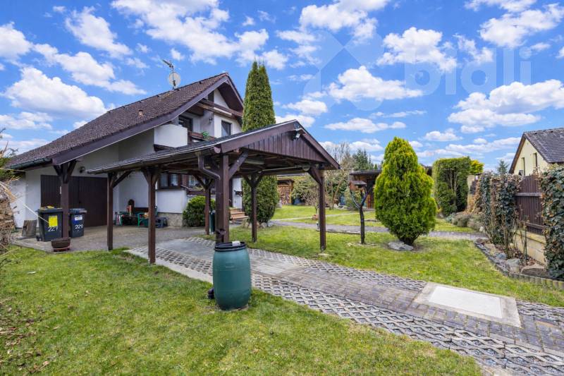 Krásný zděný dům 4+1 u Sázavy - Vrabčí brod - Hvozdec , kompletně vybavený, ihned k nastěhování