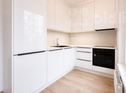Stylový byt 2kk s balkonem, garážovým stáním a sklepem, 43 m2, ul. Hodkovická, Praha 4 | Pronájem bytu, 2+kk, 48 m²