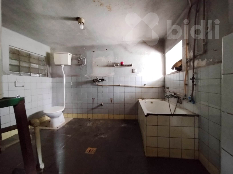 Prodej stavebního pozemku 1943m2 s objekty - Peč-Lidéřovice