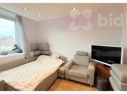 Pronájem bytu v cihlovém domě 2+kk, 68 m2, částečně zařízeno | Pronájem bytu, 2+kk, 65 m²