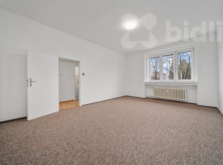 Prostorný byt 3+1 (76 m2) v srdci Pardubic s výhledem do parku | Prodej bytu, 3+1, 80 m²