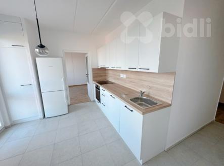 Pronájem nově zrekonstruovaného bytu 3+1 s lodžií, 72 m2, Pardubice | Pronájem bytu, 3+1, 74 m²