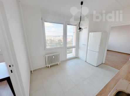 Pronájem nově zrekonstruovaného bytu 3+1 s lodžií, 72 m2, Pardubice | Pronájem bytu, 3+1, 74 m²