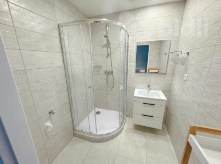 Pronájem nově zrekonstruovaného bytu 3+1 s lodžií, 72 m2, Pardubice | Pronájem bytu, 3+1, 74 m²