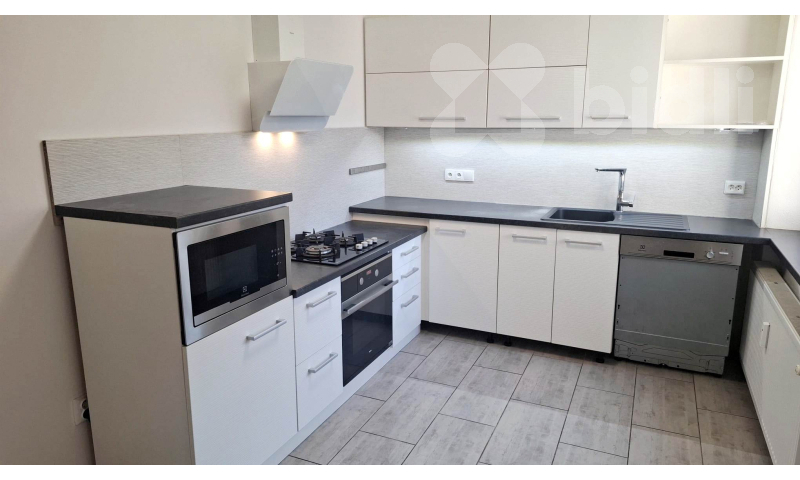 Pronájem zrekonstruovaného bytu 3+1 108m2- Erbenova, Jihlava