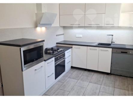 Pronájem zrekonstruovaného bytu 3+1 108m2- Erbenova, Jihlava | Pronájem bytu, 3+1, 108 m²