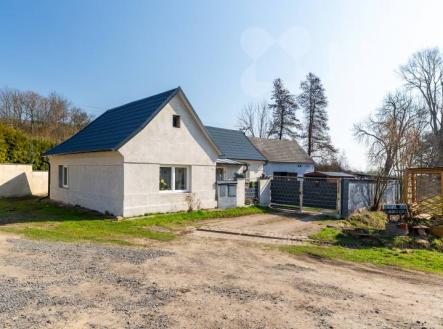 Rodinný dům 3+1, stodola, garáž, zahrada - Teplá u Třebenic | Prodej - dům/vila, 101 m²