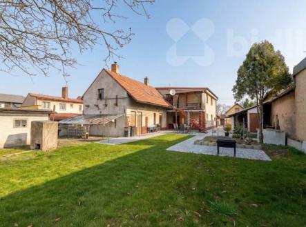 Prodej dvougeneračního rodinného domu, Činěves, okres Nymburk | Prodej - dům/vila, 190 m²