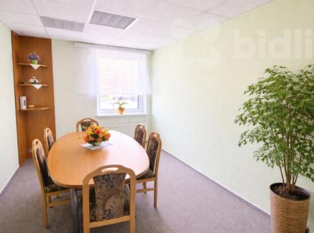 Pronájem vybavených kancelářských prostor - Zlín | Pronájem - kanceláře, 102 m²