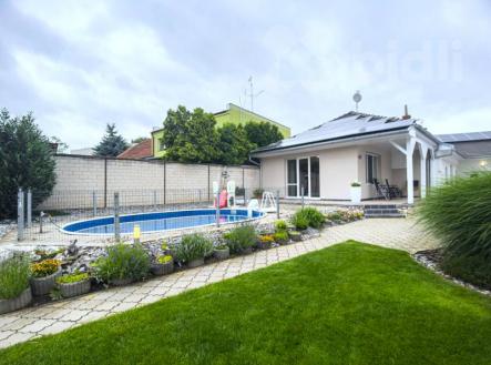 Prodej mimořádného RD 5+1 a dva samostatné apartmány i vinný sklep, pozemek 1 057 m2, Velké Bílovice | Prodej - dům/vila, 260 m²