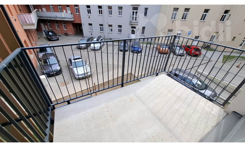 Pronájem Novostaby bytu 1+kk s parkováním Dornych