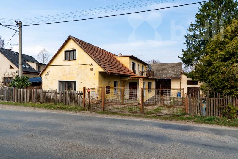 Rodinný dům 5+1 s dílnou a garáží, pozemek 1 427 m², Drachkov - Bystřice