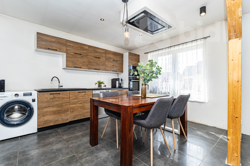 Prodej rodinného domu Ločenice 450 m2, pozemek 1630 m2