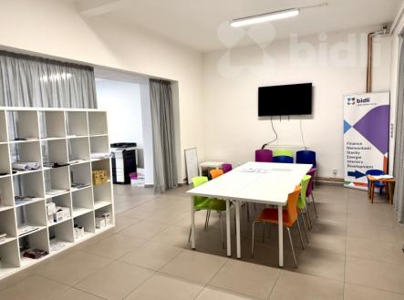 Pronájem obchodních prostor 212 m2, 17.listopadu, Pardubice | Pronájem - obchodní prostor, 212 m²