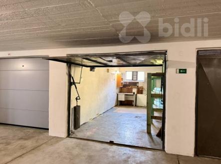 Garáž Zlín - centrum, Prštné (17 m 2) | Prodej - malý objekt/garáž