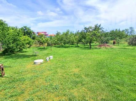 Výjimečný pravidelný rovný stavební pozemek - Čejkovice, okres Znojmo | Prodej - pozemek pro bydlení, 1 313 m²