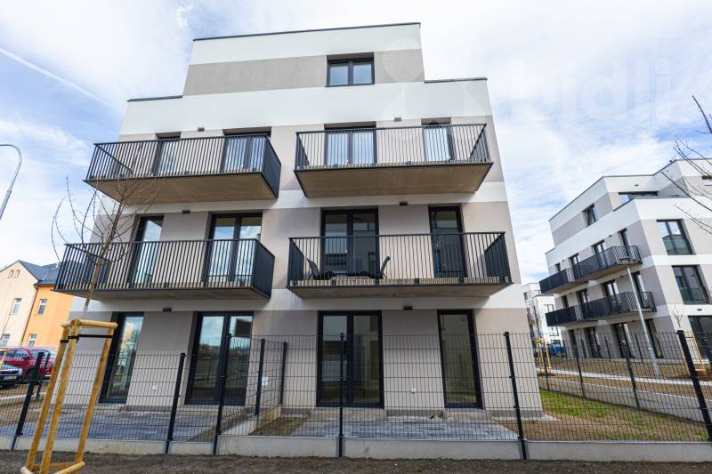 Pronájem bytu 2+kk s balkonem - Dobřany, Hvízdalka