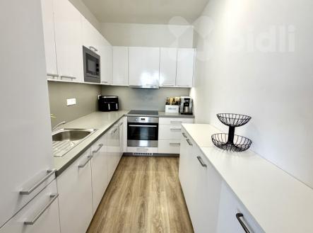 Pronájem bytu 3+kk, 84 m2, s parkováním v garáži, ulice Husova, Pardubice, | Pronájem bytu, 3+kk, 84 m²