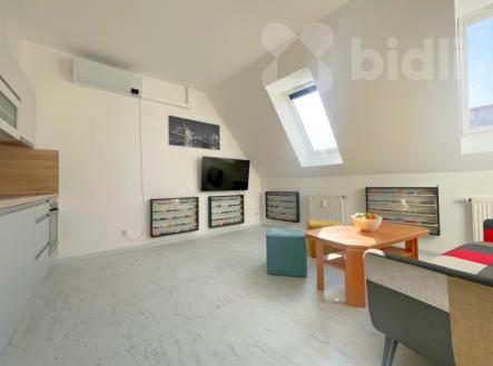 Prodej bytu 2+kk, 42,3 m2, výtah, centrum Městce Králové | Prodej bytu, 2+kk, 42 m²