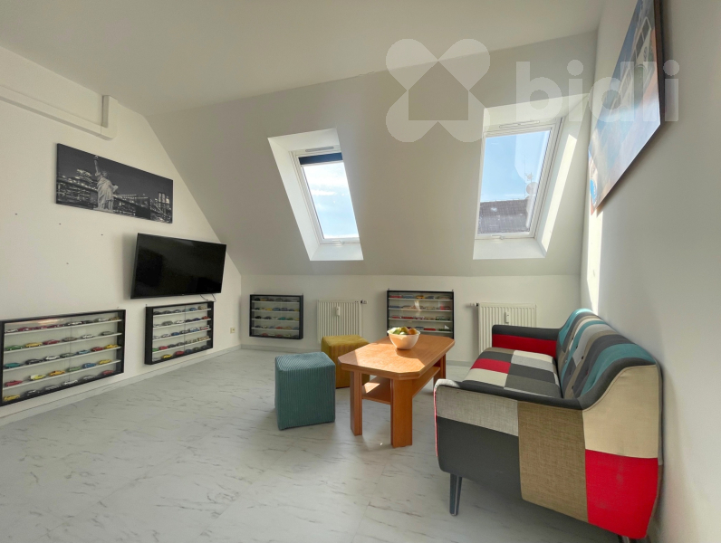 Prodej bytu 2+kk, 42,3 m2, výtah, centrum Městce Králové