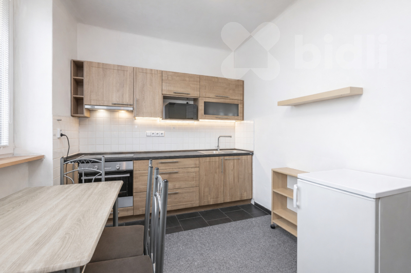 Prodej bytu 1+1, 42 m2; OV, sklep, po rekonstrukci, Praha - Vršovice