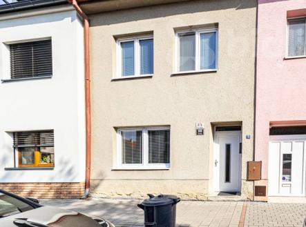 Prodej městského RD se zahradou a potenciálem 150m2 Tuřany | Prodej - dům/vila, 150 m²