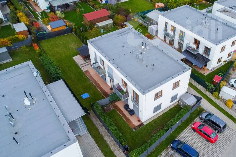Nové rodinné plně vybavené 4+kk 84m2 s 195m2 zahradou