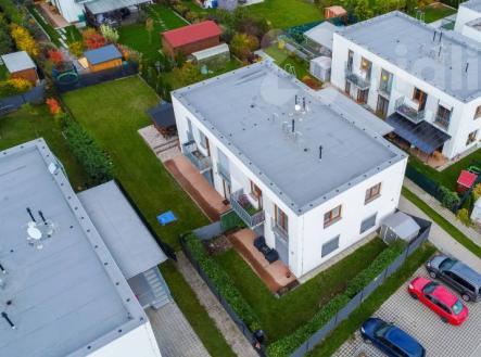 Nové rodinné plně vybavené 4+kk 84m2 s 195m2 zahradou | Prodej bytu, 4+kk, 86 m²