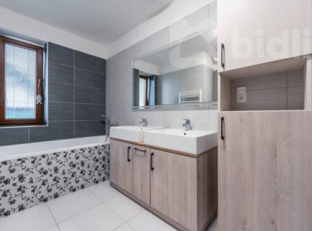 Nové rodinné plně vybavené 4+kk 84m2 s 195m2 zahradou | Prodej bytu, 4+kk, 86 m²