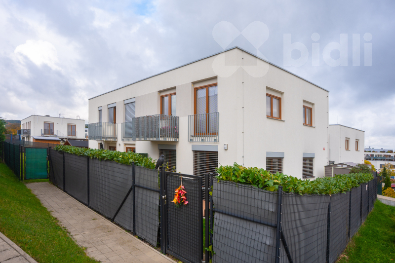 Nové rodinné plně vybavené 4+kk 84m2 s 195m2 zahradou