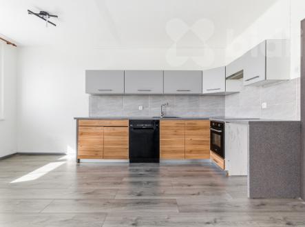 Prodej bytu 3+1 se zasklenou lodžií, Krupka, ul. Dukelských hrdinů | Prodej bytu, 3+1, 70 m²