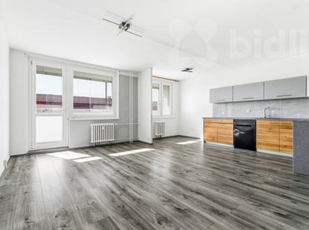 Prodej bytu 3+1 se zasklenou lodžií, Krupka, ul. Dukelských hrdinů | Prodej bytu, 3+1, 70 m²