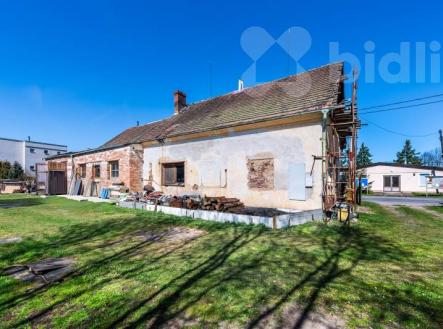 Prodej rodinného domu se zařízenou autodílnou - Zastávka u Přeštic | Prodej - dům/vila, 69 m²