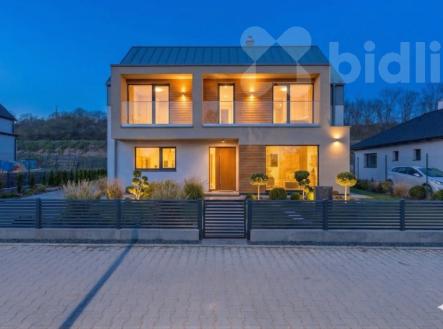 Krásný stavební a zasíťovaný pozemek o výměře 579m2 | Prodej - pozemek pro bydlení, 579 m²