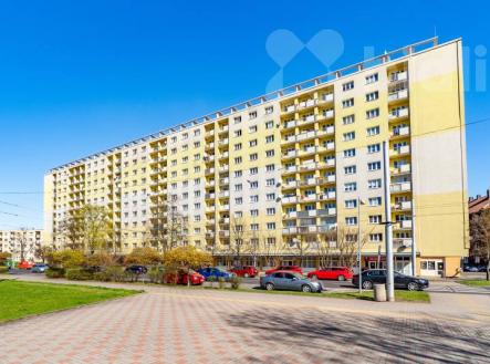 Prostorný byt 3+1 s lodžií a výhledem v Teplicích | Prodej bytu, 3+1, 73 m²