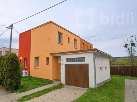 Prodej čtvrtdomku 3+1 s garáží, Otrokovice, ul. Přístavní | Prodej - dům/vila, 78 m²