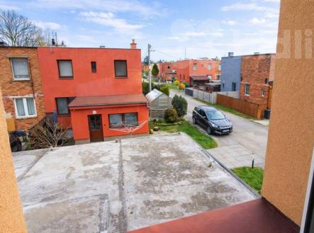 Prodej čtvrtdomku 3+1 s garáží, Otrokovice, ul. Přístavní | Prodej - dům/vila, 78 m²