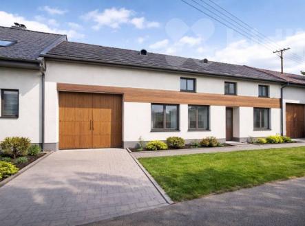 Prodej nemovitosti v klidné lokalitě Kvítkovice u Otrokovic | Prodej - dům/vila, 246 m²