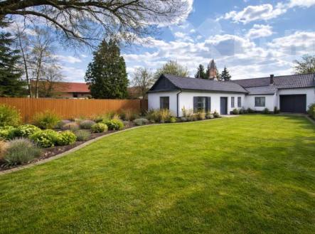 Prodej nemovitosti v klidné lokalitě Kvítkovice u Otrokovic | Prodej - dům/vila, 246 m²
